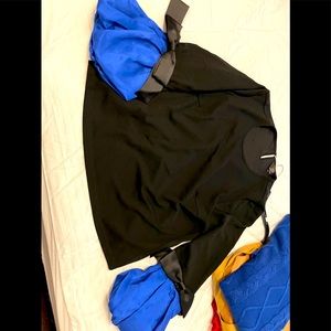 Women plus size belle arms blouse. Size 1x